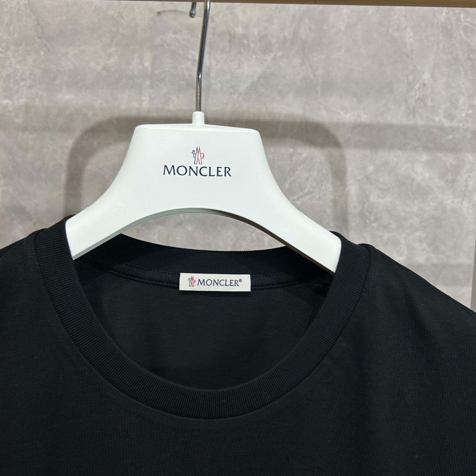 【極美品】MONCLER モンクレールワンポイント半袖Tシャツ黒M