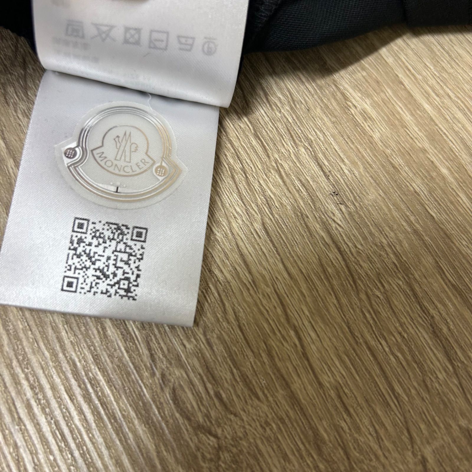 【極美品】MONCLER モンクレールワンポイント半袖Tシャツ黒M