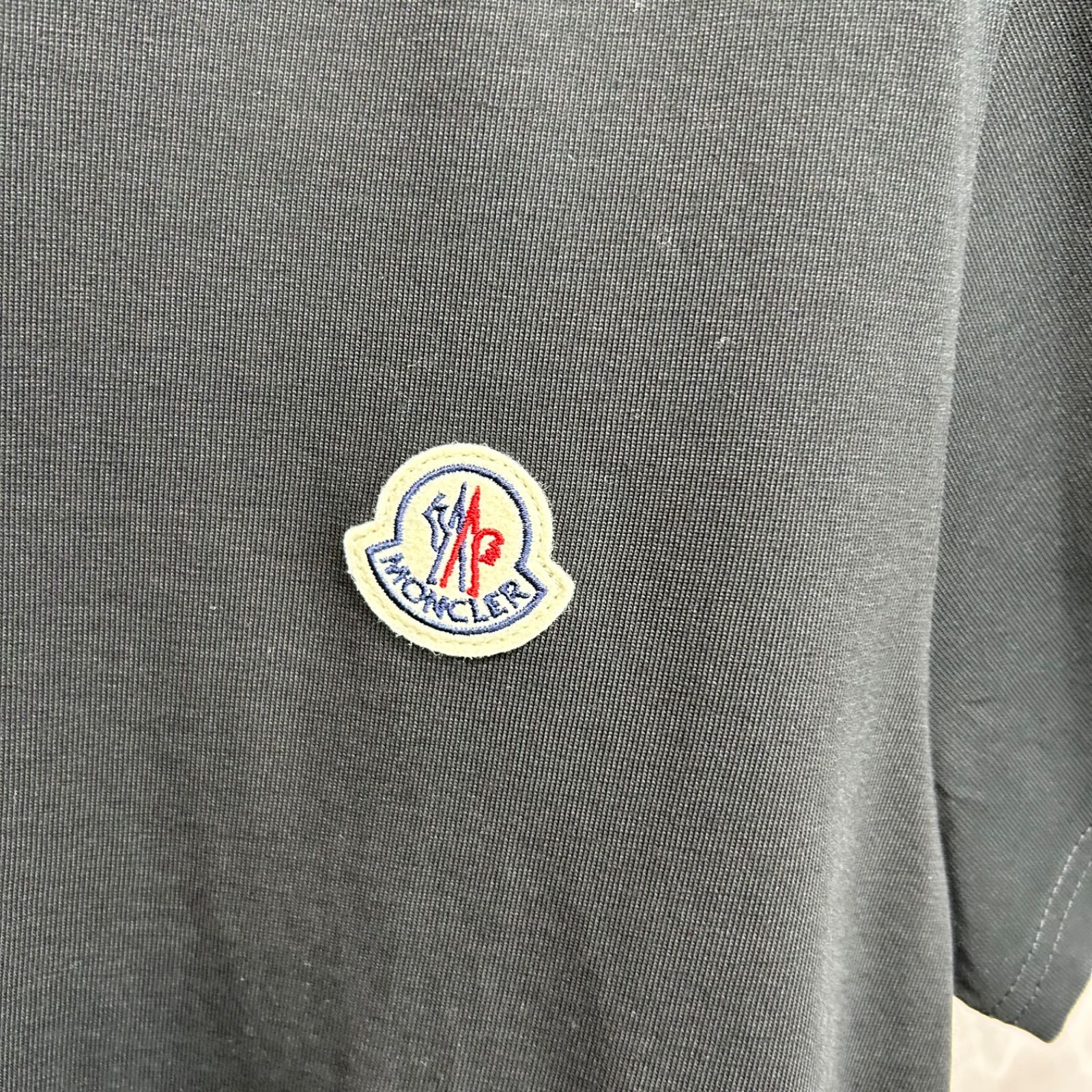 【極美品】MONCLER モンクレールワンポイント半袖Tシャツ黒M
