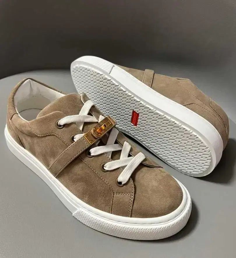 40 Hermes デイ スニーカー
