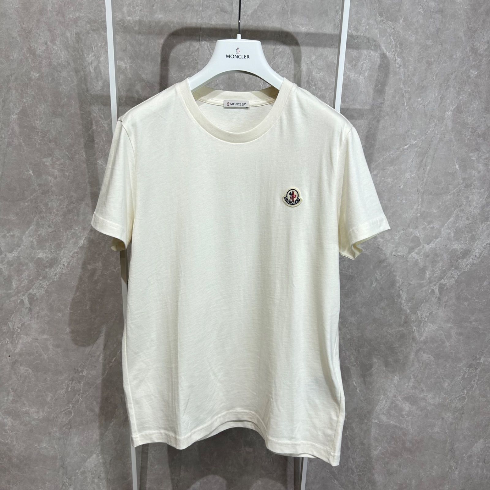 極美品】 MONCLER モンクレールワンポイント半袖Tシャツ白系アイボリー