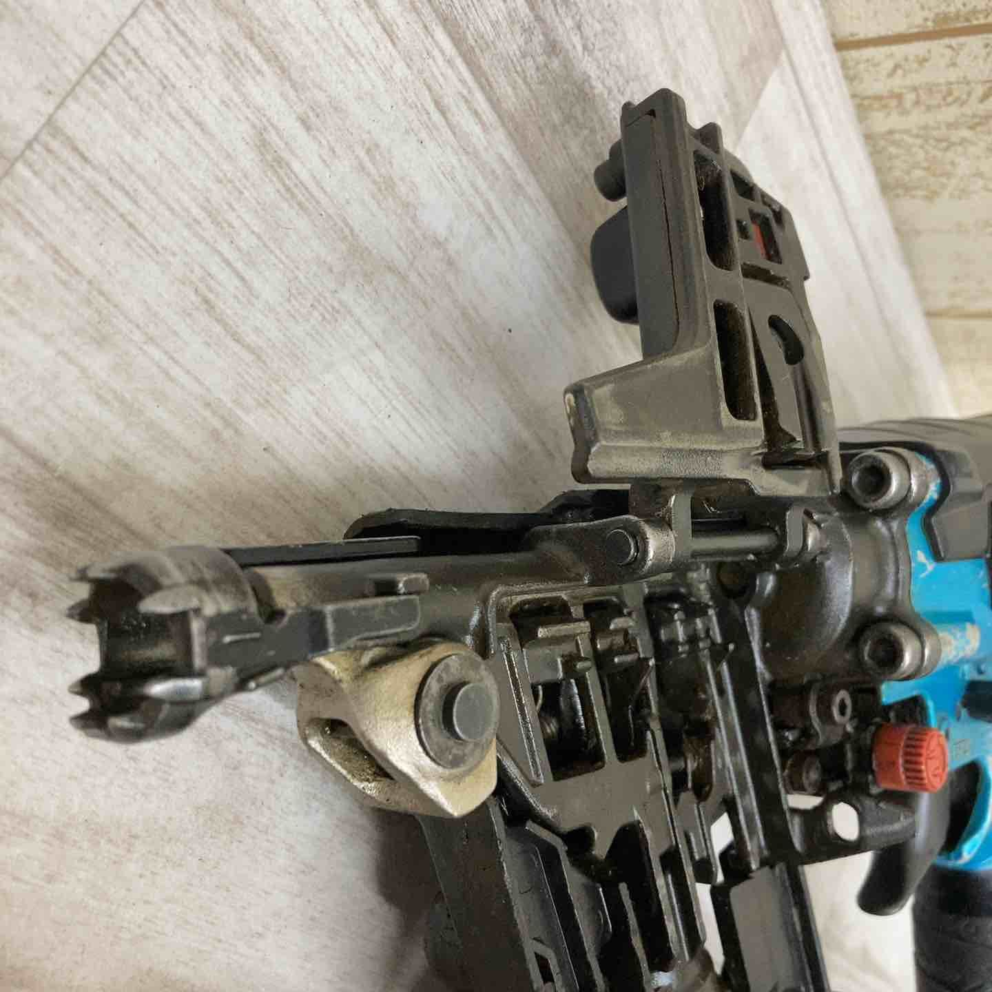 ★マキタ(makita) 高圧エア釘打ち機 AN633HM【柏店】 ★マキタ(makita) 高圧エア釘打ち機 AN633HM【柏店】