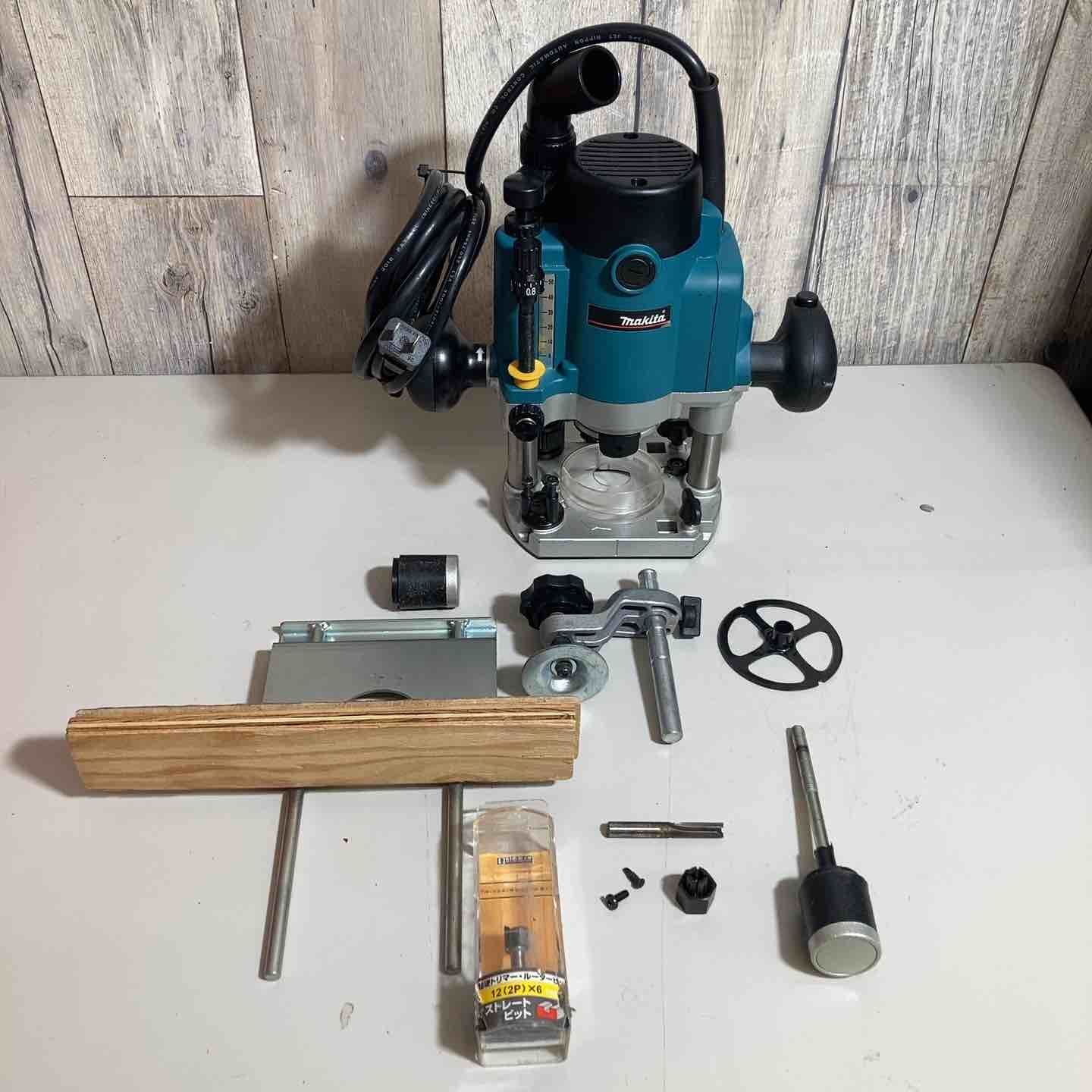 ☆マキタ(makita) ルーター RP0910【戸田店】