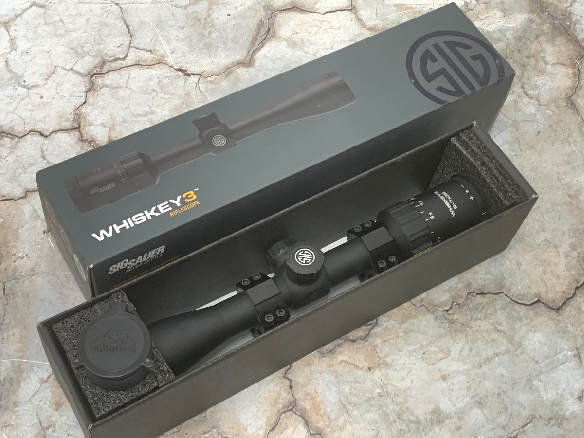 （中古商品）SIG SAUER 実物光学照準器 SOW32202 WHISKEY3 2-7x32 1in
