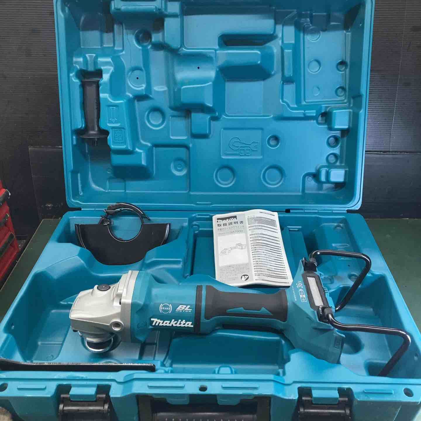 ★マキタ(makita) 180mmコードレスディスクグラインダ GA700DZ　18Vバッテリー*2個使用【戸田店】