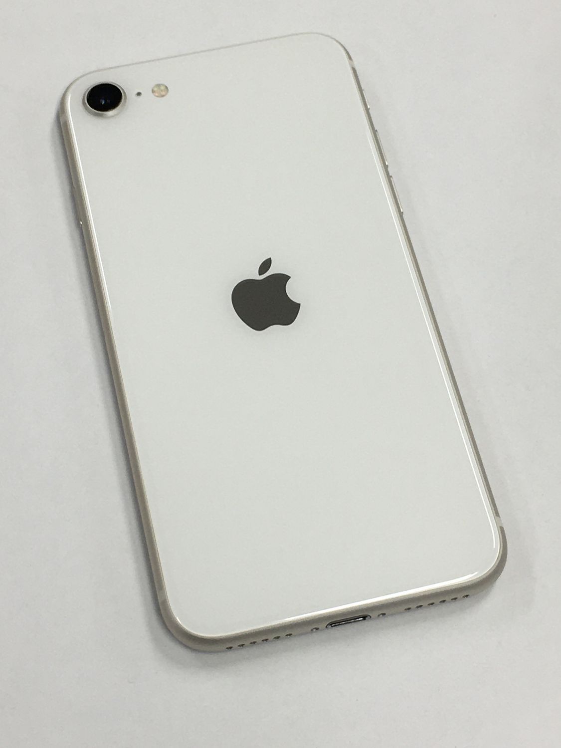 美品　電池90％ iPhone SE3 第3世代 64GB SIMフリー スターライト　本体【動作確認・初期化済み】