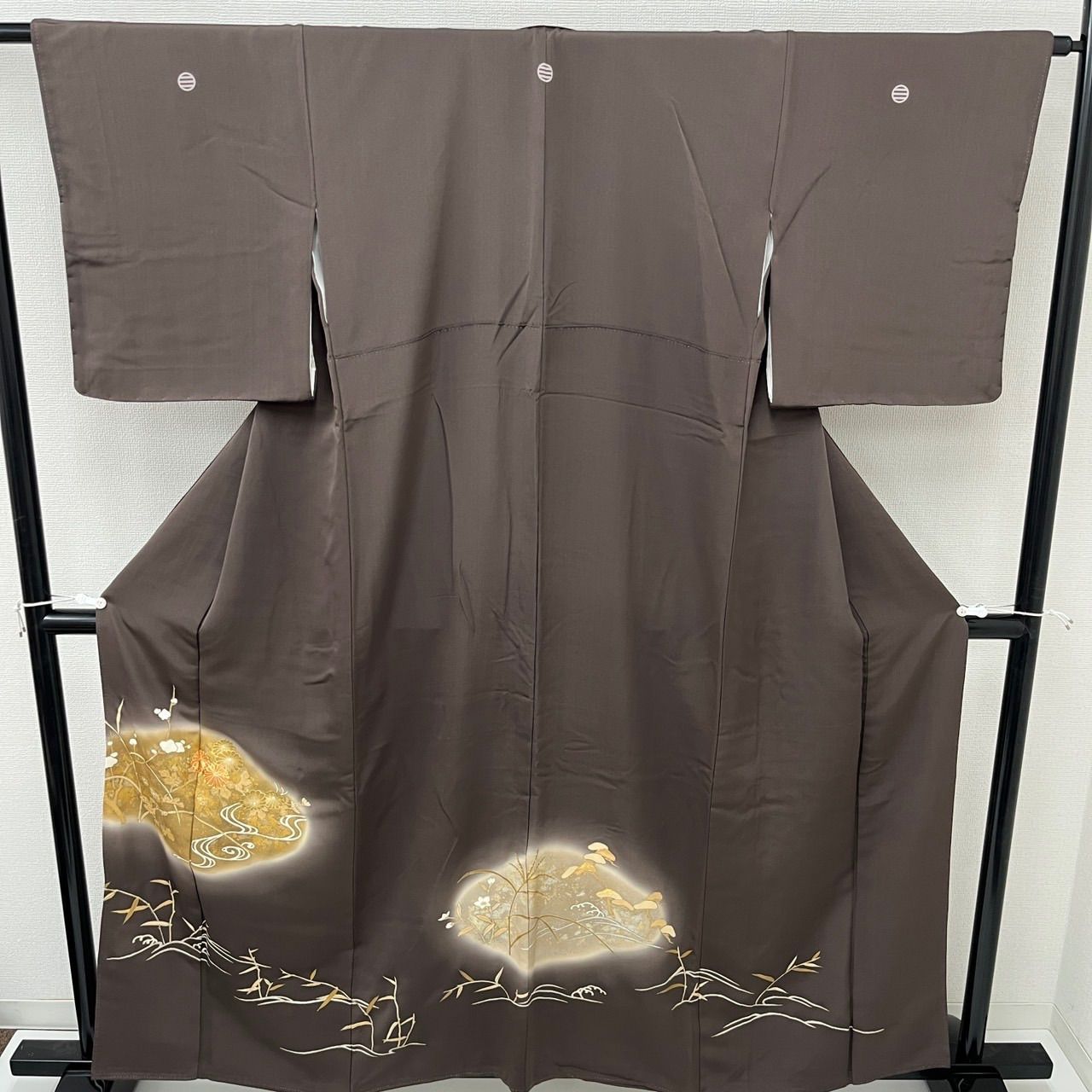 作家もの　色留袖　三つ紋　比翼付き　金駒刺繍　金彩　華紋　鳳凰　着物　026k 色留袖 金駒刺繍 金彩 松 上品なデザイン 三つ紋 比翼 正絹 着物 MK