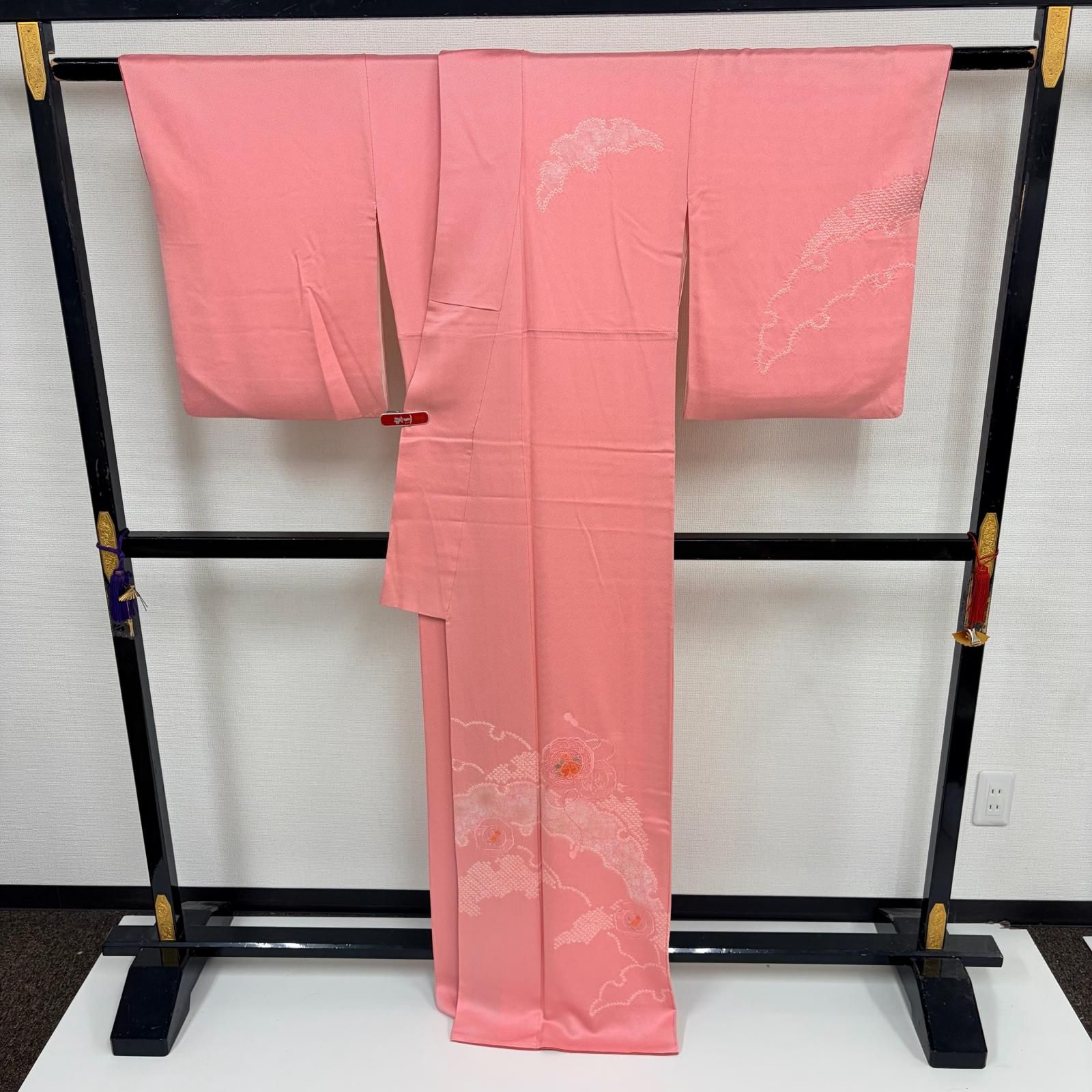付下げ 刺繍 絞り 裄67 紋無し 紗綾形の地紋 正絹 着物 MK-9250 - メルカリ