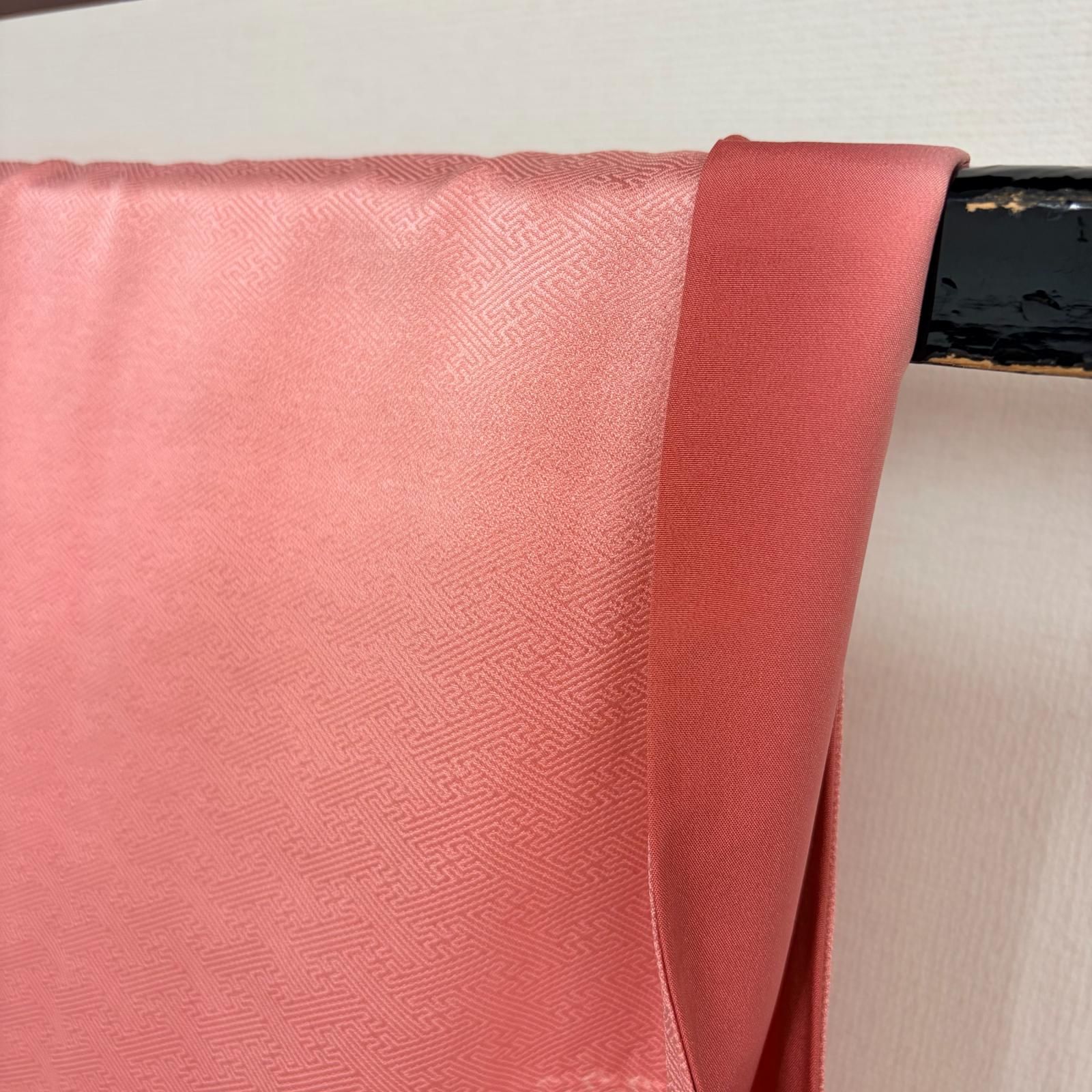 付下げ 刺繍 絞り 裄67 紋無し 紗綾形の地紋 正絹 着物 MK-9250 - メルカリ