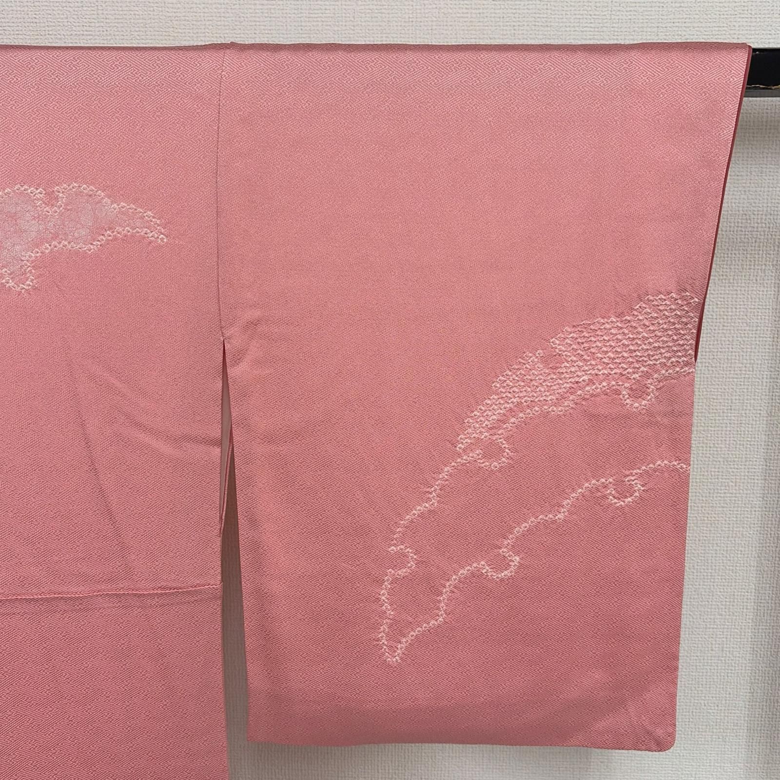 付下げ 刺繍 絞り 裄67 紋無し 紗綾形の地紋 正絹 着物 MK-9250 - メルカリ