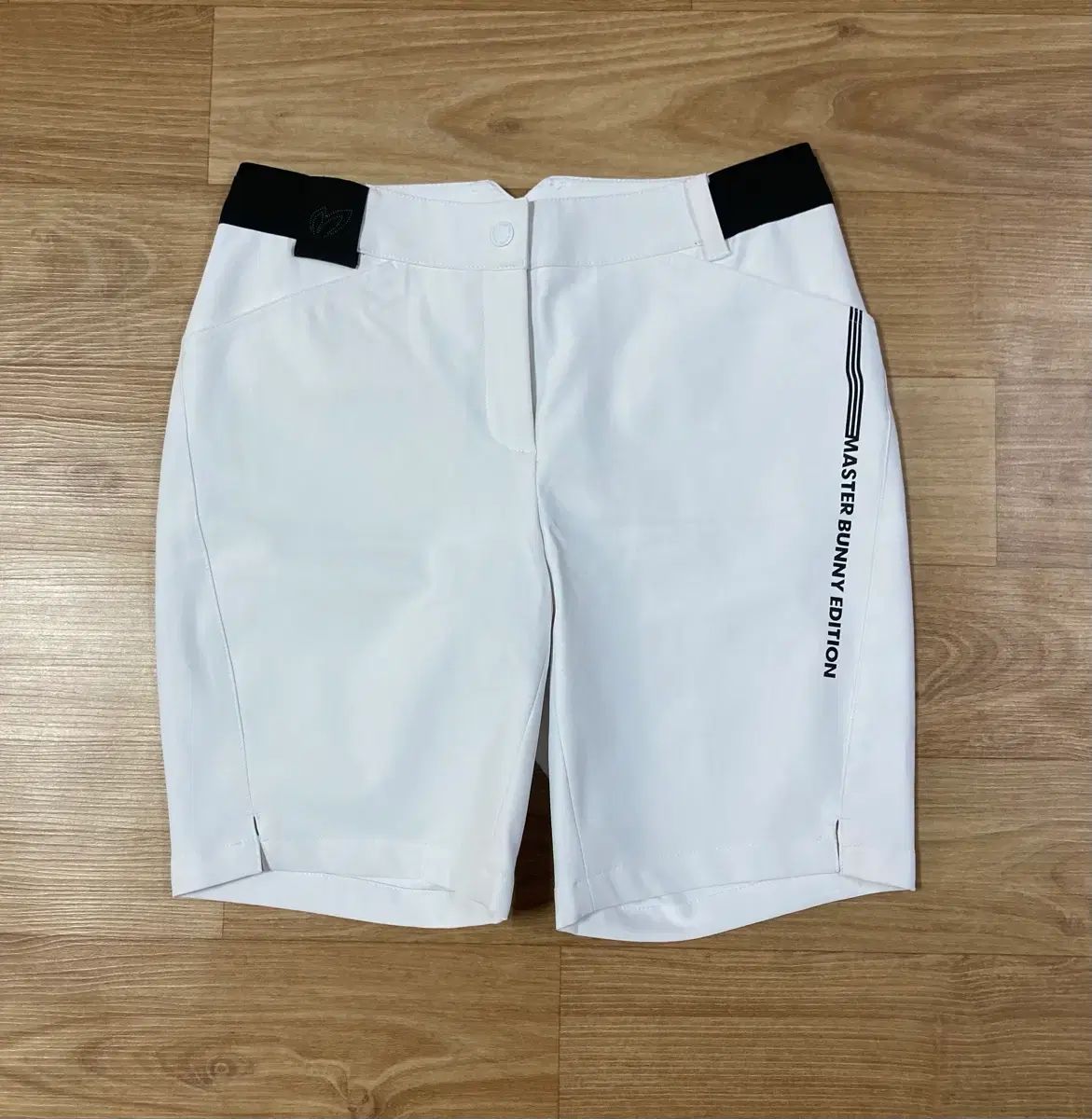 新品) 1サイズ マスターバニーエディション ゴルフウェア ハーフパンツ 出品