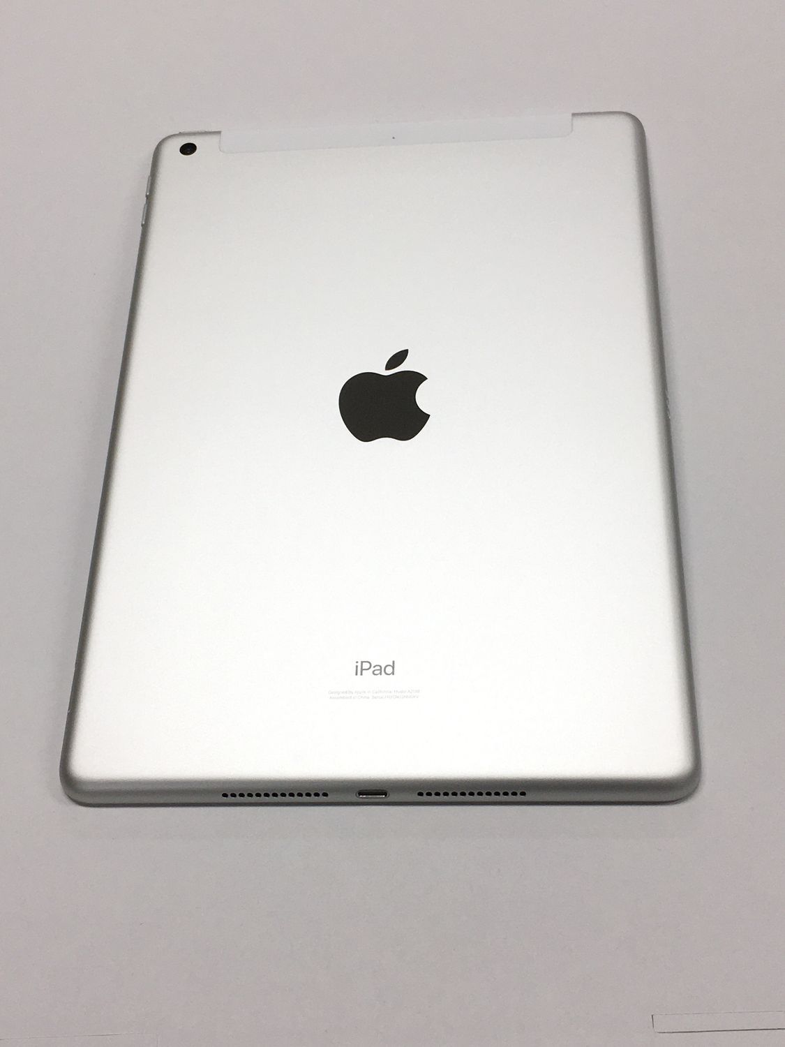 美品 iPad 第7世代 32GB シルバー SIMフリー バッテリー100% - メルカリ