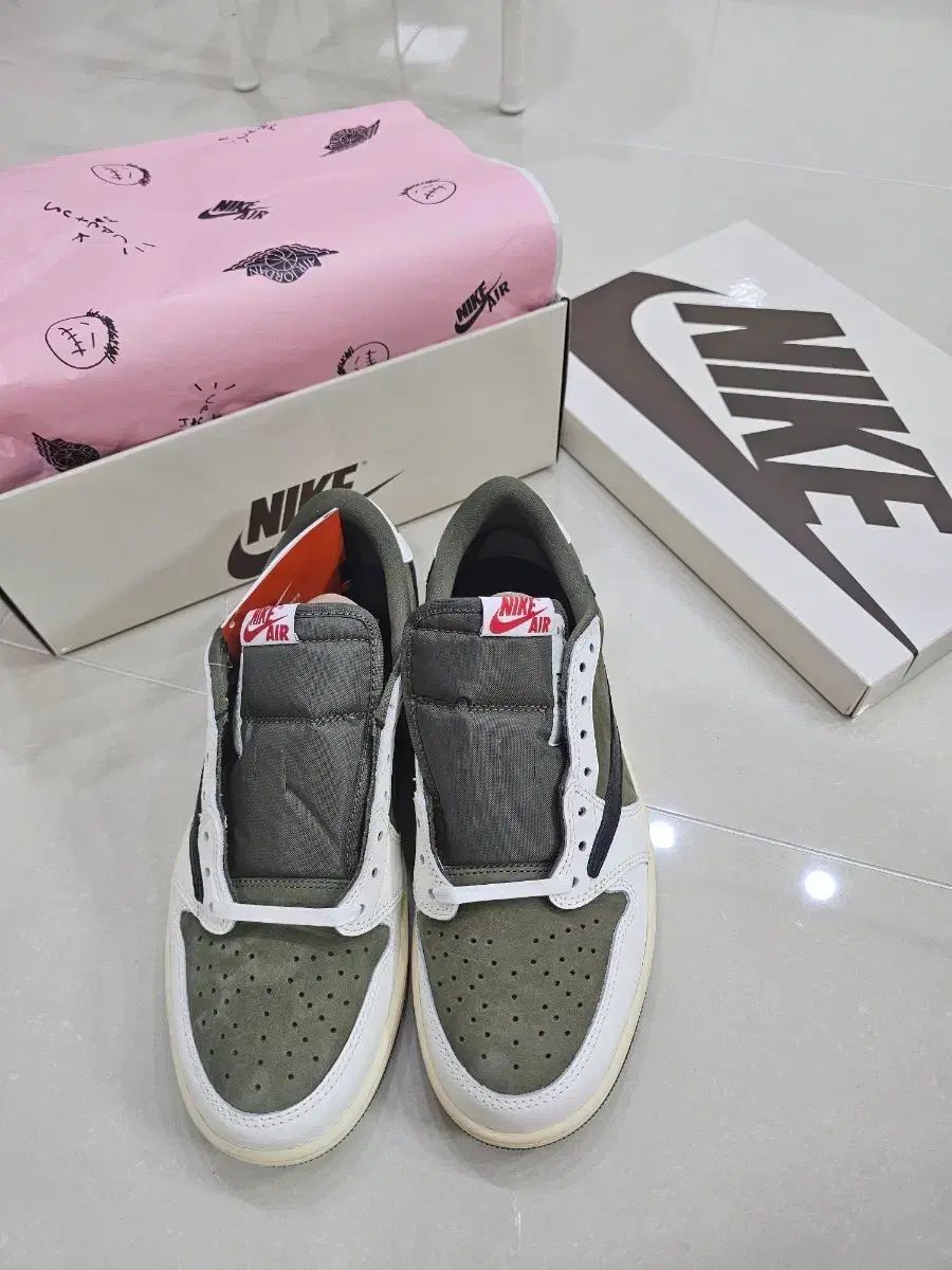 (270) NIKE ジョーダン スコット リバース オリーブナイキコリア 新品