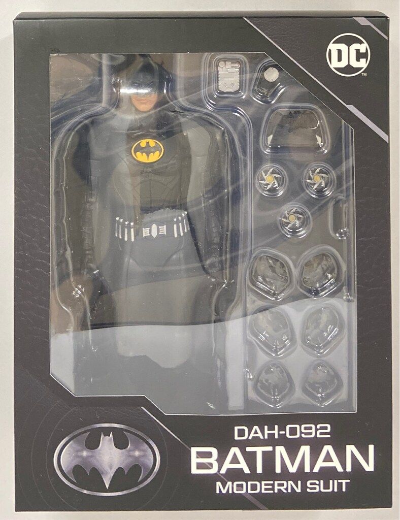 BEAST KINGDOM DYNAMIC 8CTION HEROES BATMAN/MODERN SUIT 1/9スケール