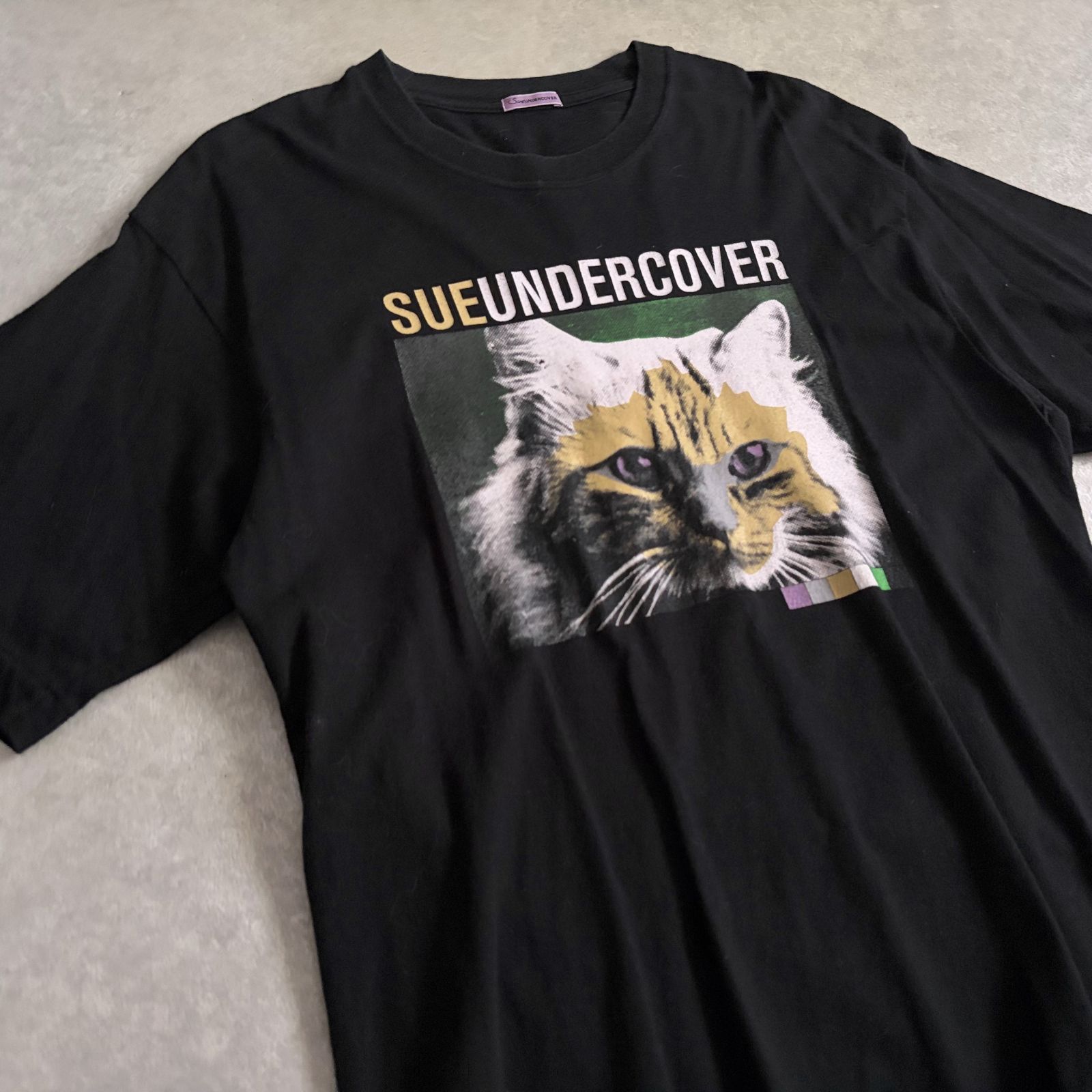 Sue UNDERCOVER 猫＆ロゴプリント Tシャツ トップス アンダーカバー 