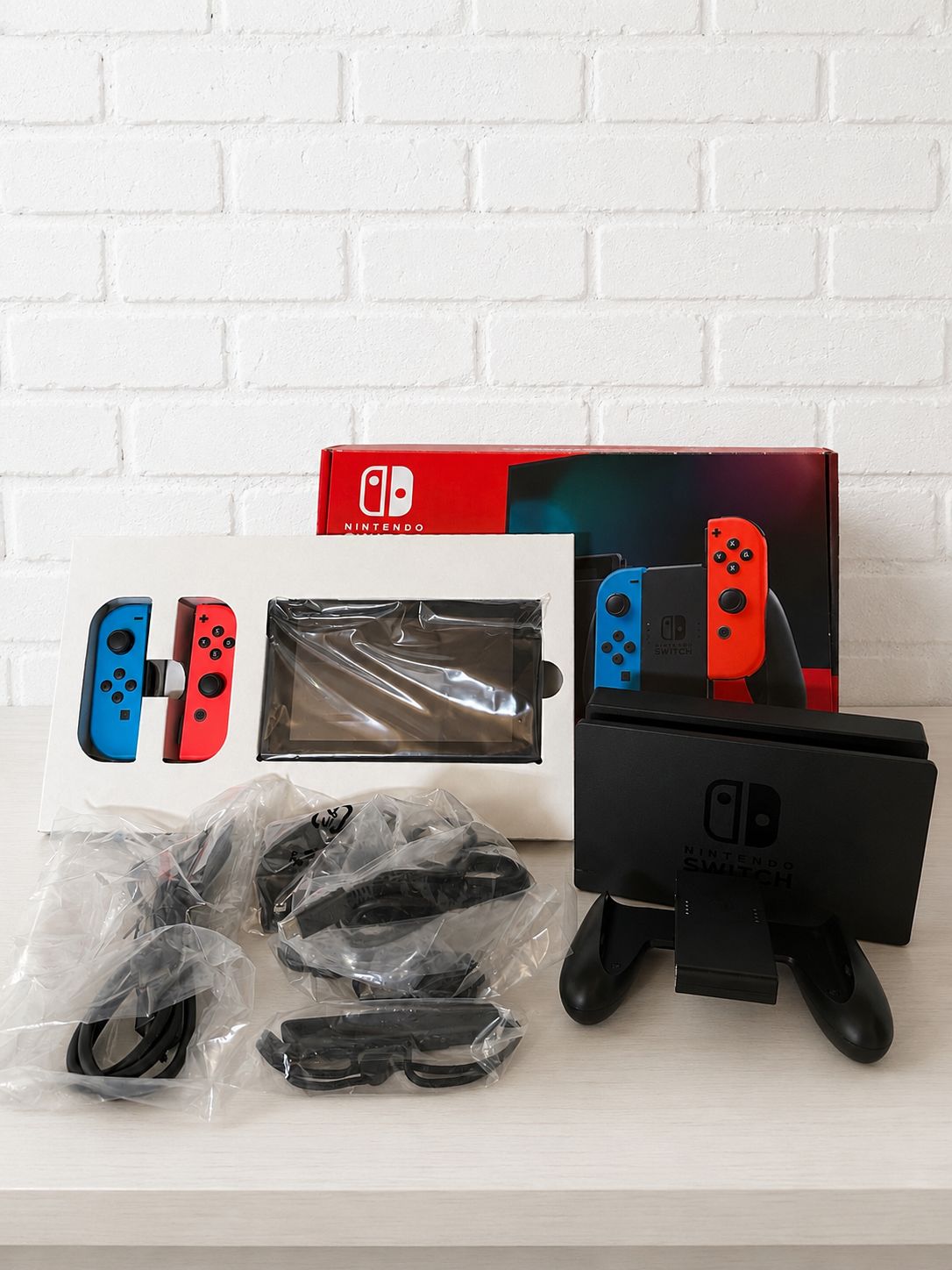 【中古】Nintendo Switch 本体 ネオンブルー/ネオンレッド Joy-Con 箱付き 付属品あり