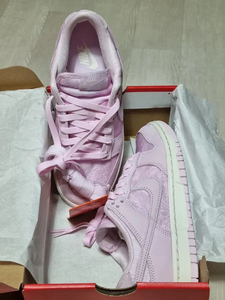 (レディース) NIKE ダンク ロー リーガル ピンク ソフト パール (230 245mm)