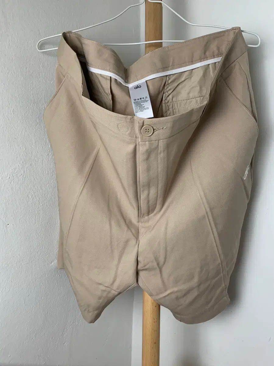 アロ ベージュ ハーフパンツ XL