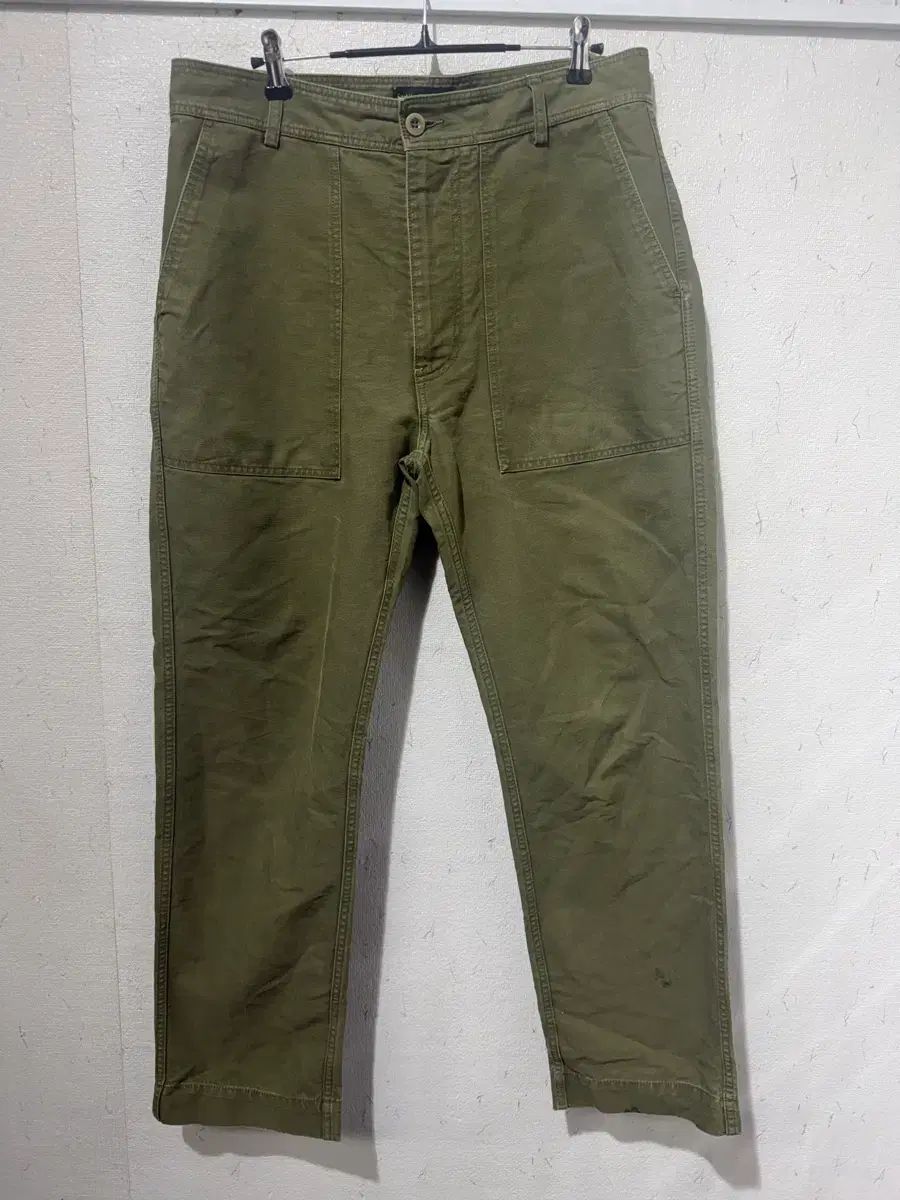 East Harbour Surplus カーキ コットン パンツ