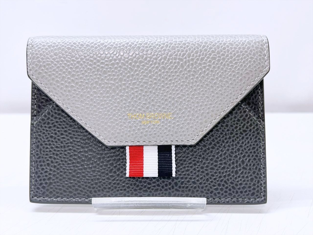使用感なし　美品　THOM　BROWNE　トムブラウン　トリコロー　ペプル　エンベロープ　カードケース　名刺入れ　グレー