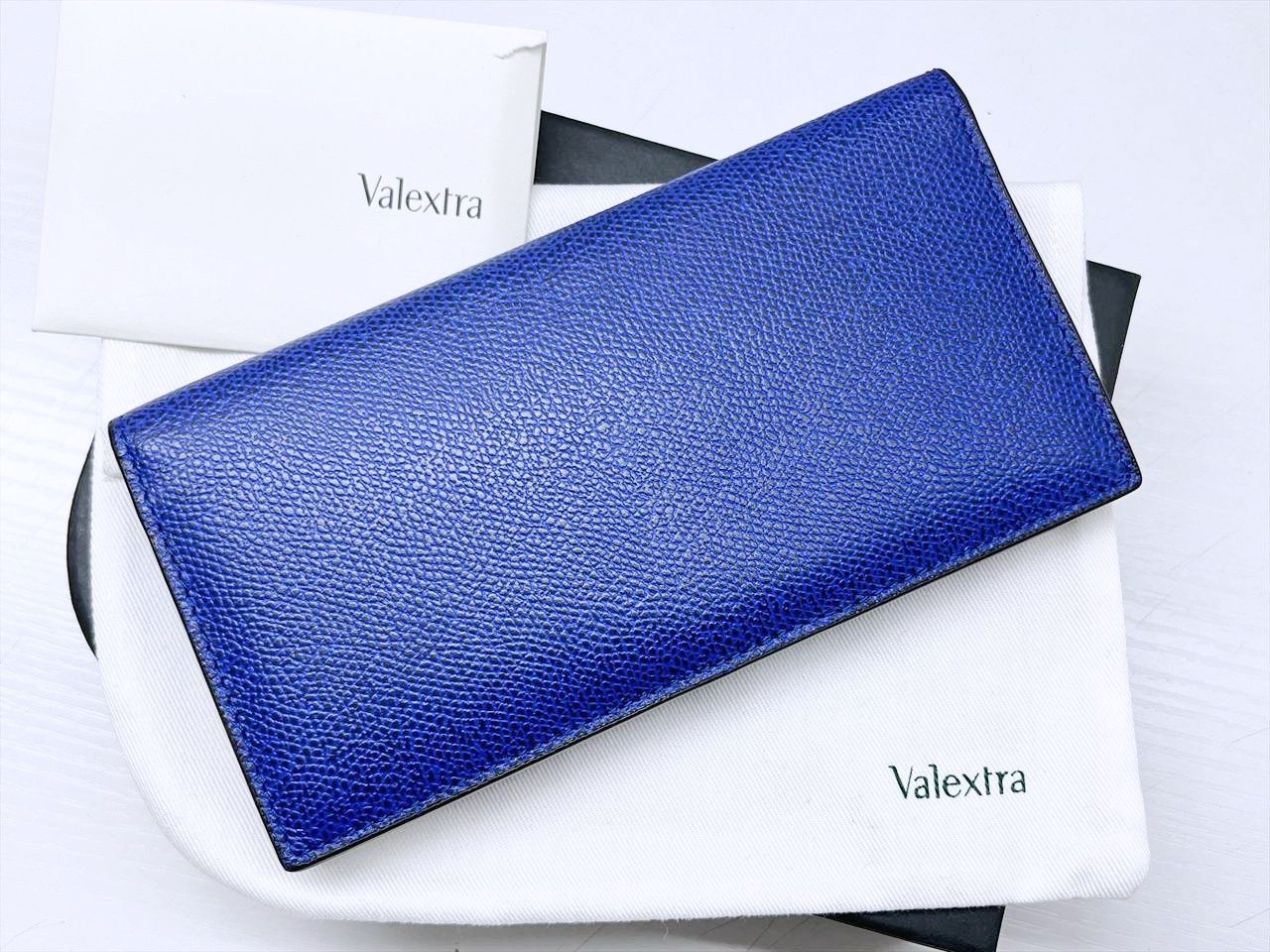 美品 Valextra ヴァレクストラ ヴァーティカル 12カード 二つ折り長財布 長札入れ ロイヤルブルー SGNL0021044L99WF99BR