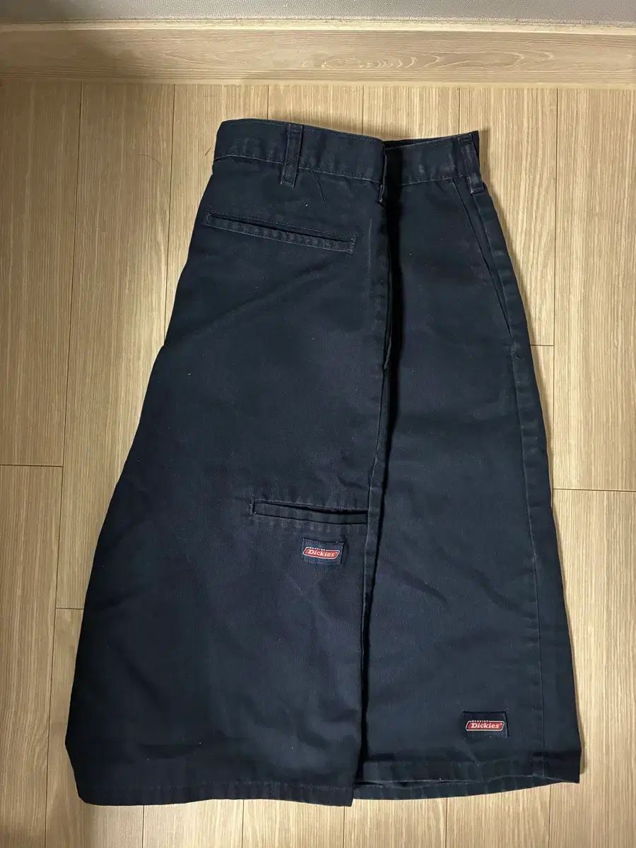 Carhartt カーハート ネイビー ハーフパンツ