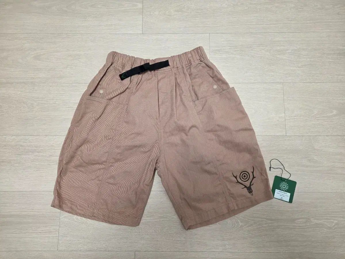 M South2 West8 남이서팔 ベルト付き コットンツイル ショーツ 9,006円