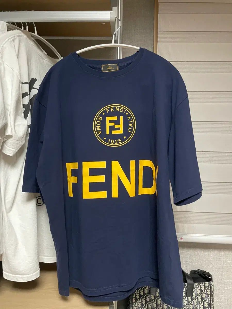FENDI フェンディ 半袖Tシャツ ネイビー