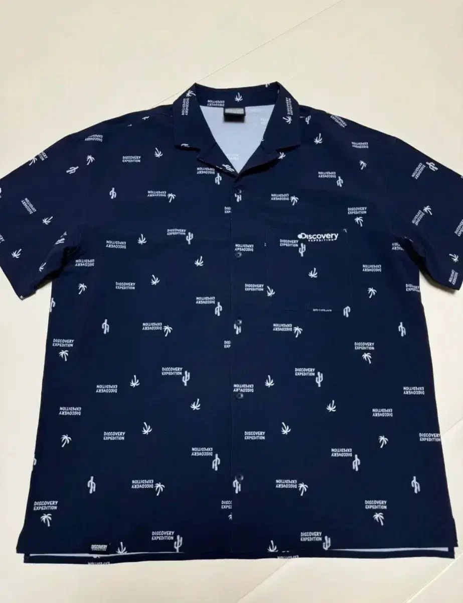 (ほぼ新品 出品14) DISCOVERY 水着 素材 アロハシャツ 105