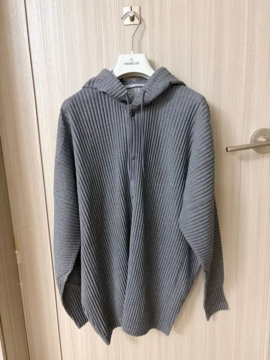 新品 ISSEY MIYAKE HOMME PLISSÉ フーディー