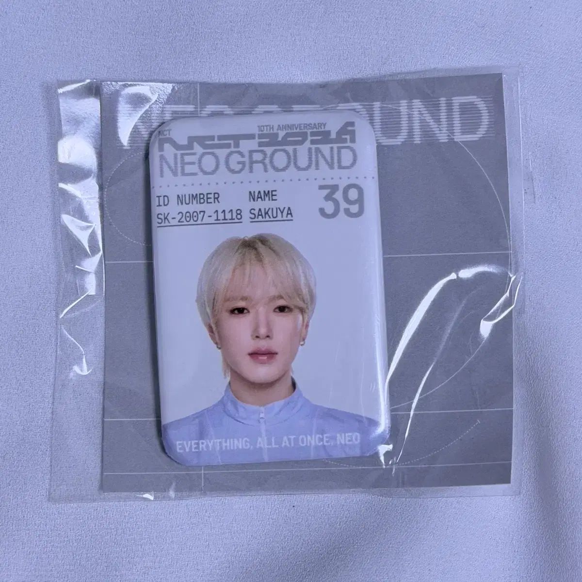 NCT 10周年ポップアップガチャメタルIDカードバッジ NCT WIND AND WISH サクヤ 未開封