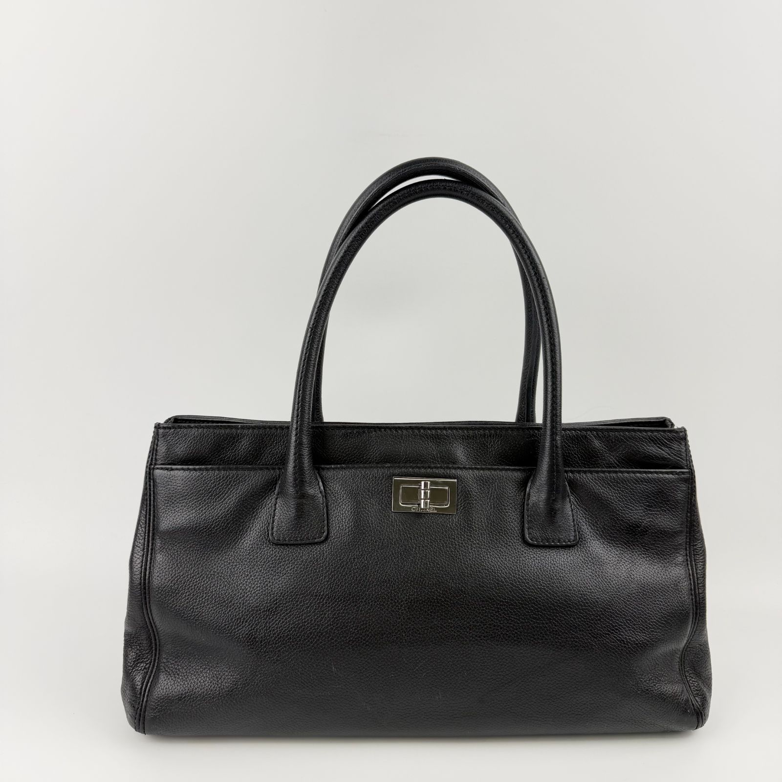 【中古】CHANEL シャネル ココマーク エグゼクティブ 2.55 ハンドバッグ トートバッグ レザー ブラック 金具シルバー シール 10番台 ヴィンテージ レディース HIBUOCHI VINTAGE hboc260530a01
