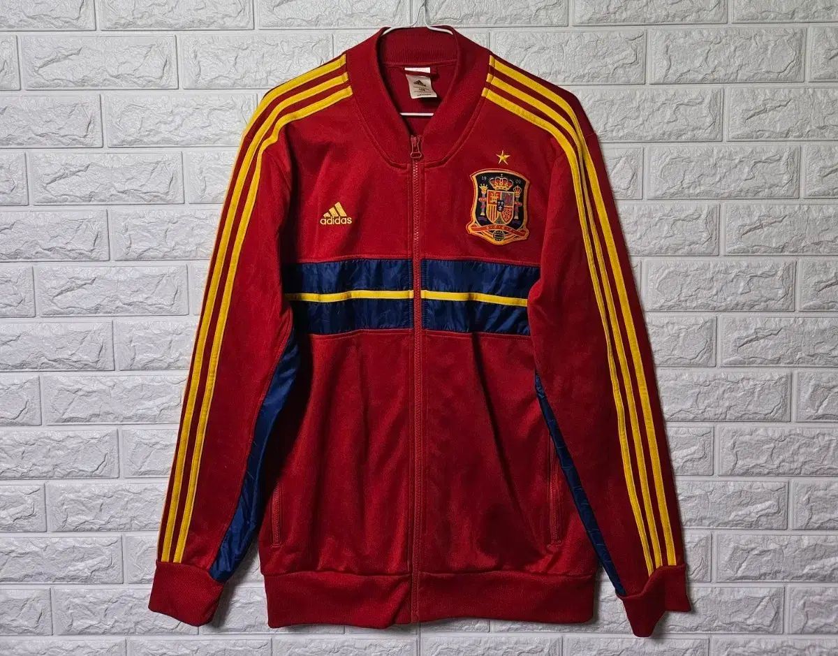 アディダス スペイン ジャージ ジップアップトレーナー 出品