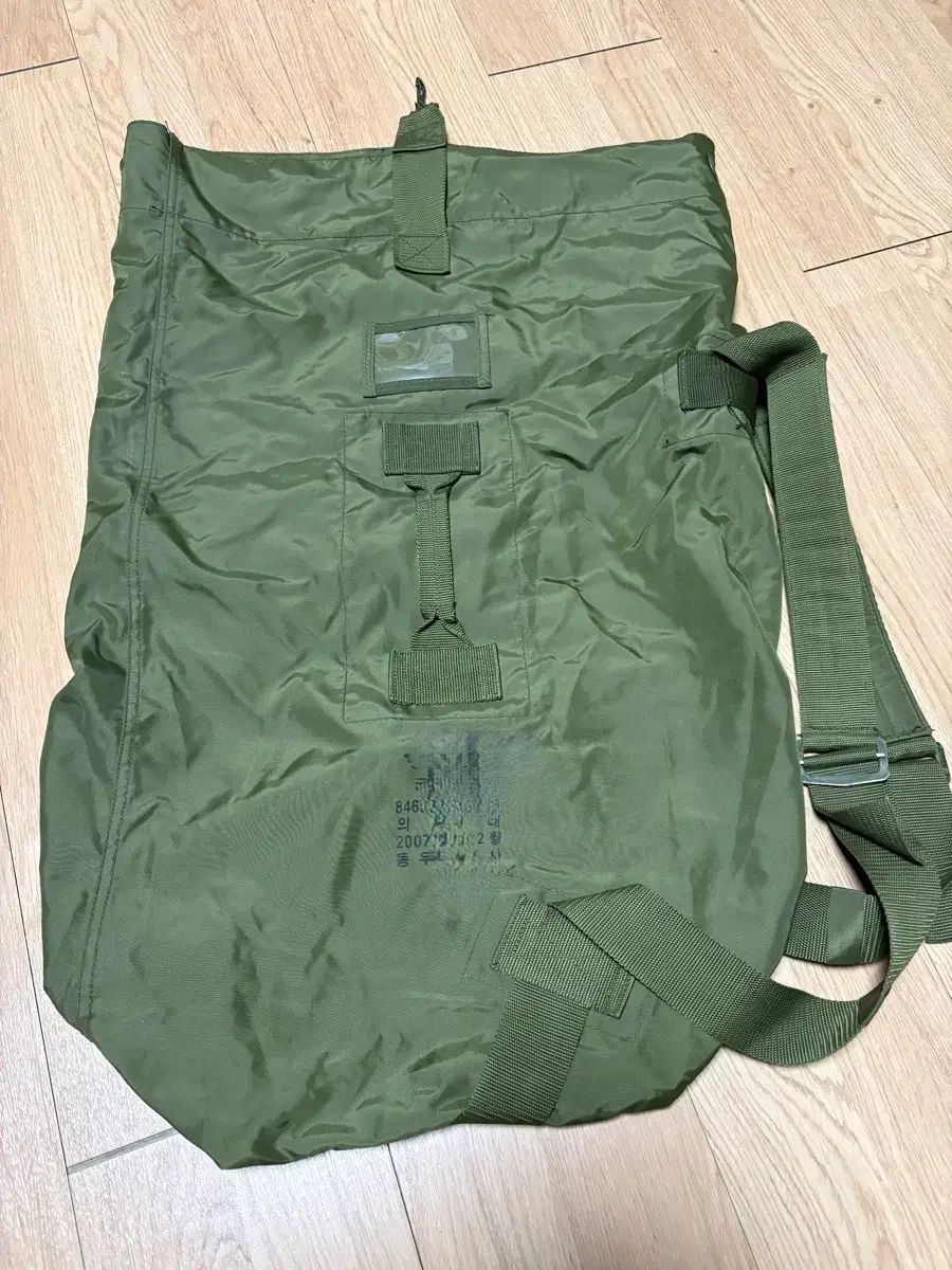 ミリタリー 旅行 ダッフルバッグ カーキ色 軍装
