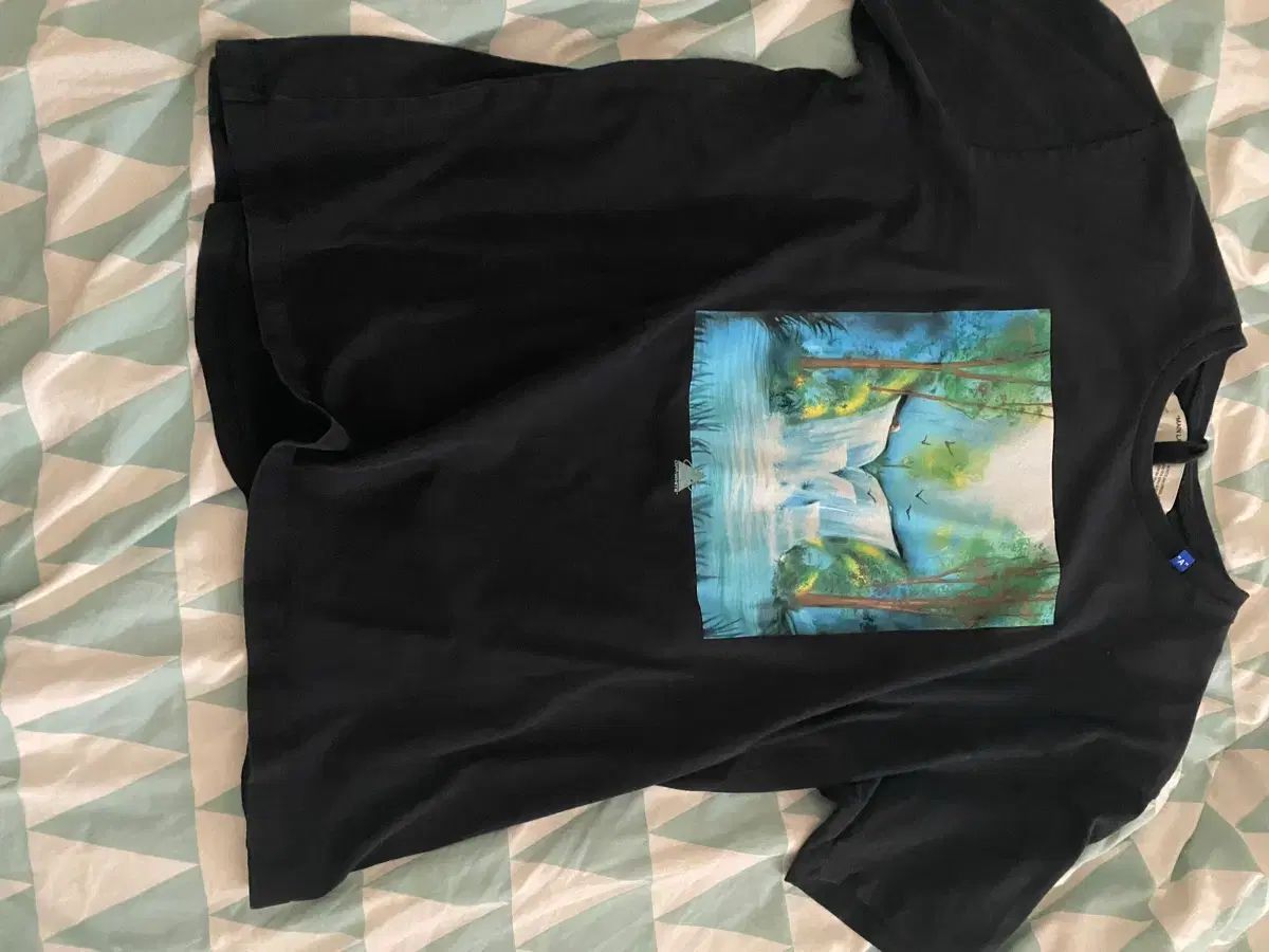 オフホワイト 滝 Tシャツ