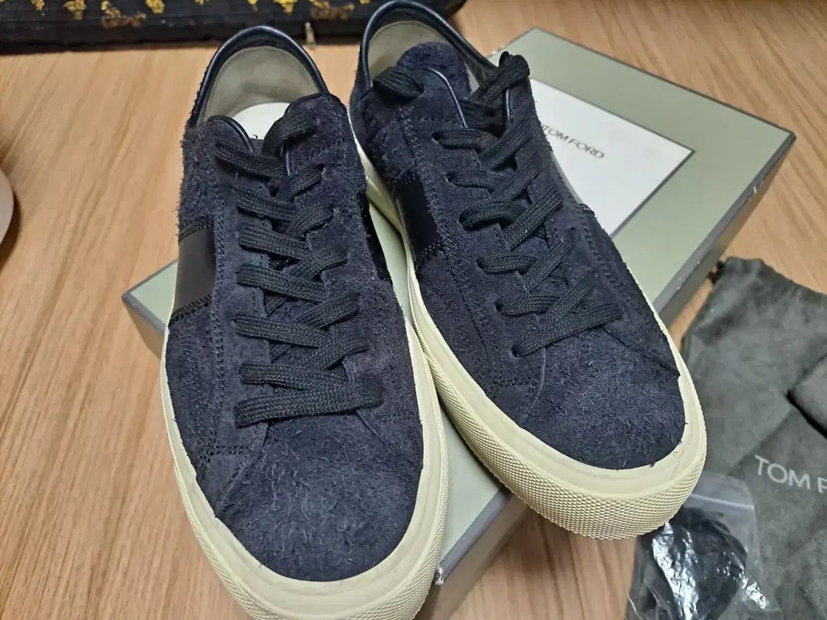 7 5 TOM FORD トムフォード スウェード スニーカー