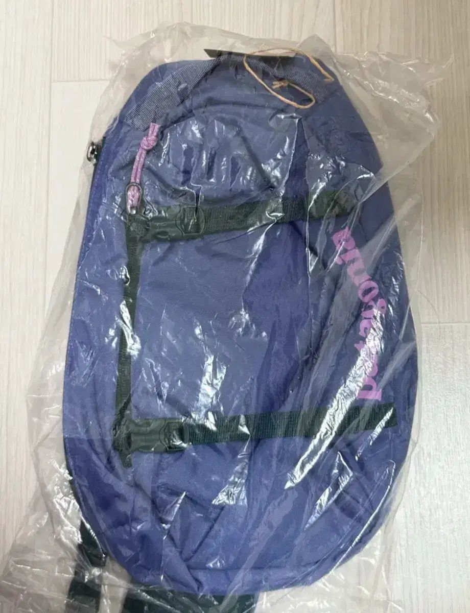パタゴニア アトム スリングバック 8L 新品