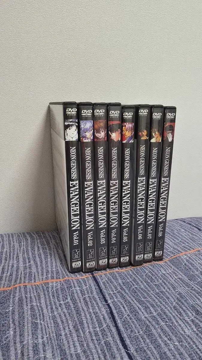新世紀エヴァンゲリオン DVD 全集 Vol 01 08