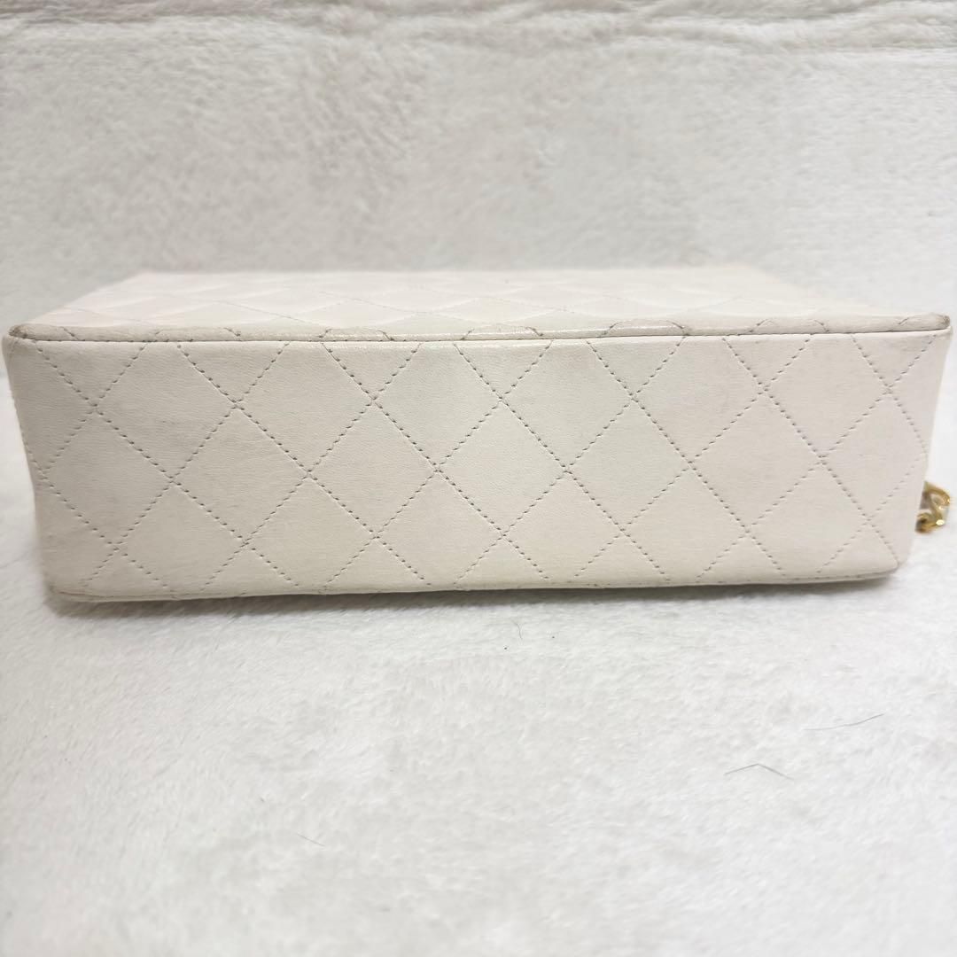 CHANEL シャネル マトラッセ チェーンショルダーバッグ ラムスキン 白
