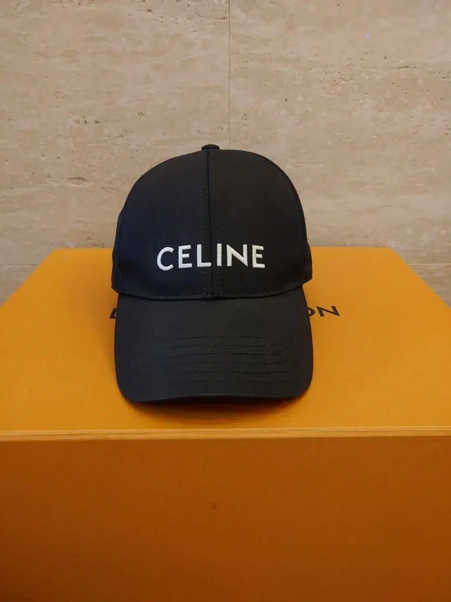 Celine セリーヌ ベースボールキャップ (韓国国内 デパート 公式)