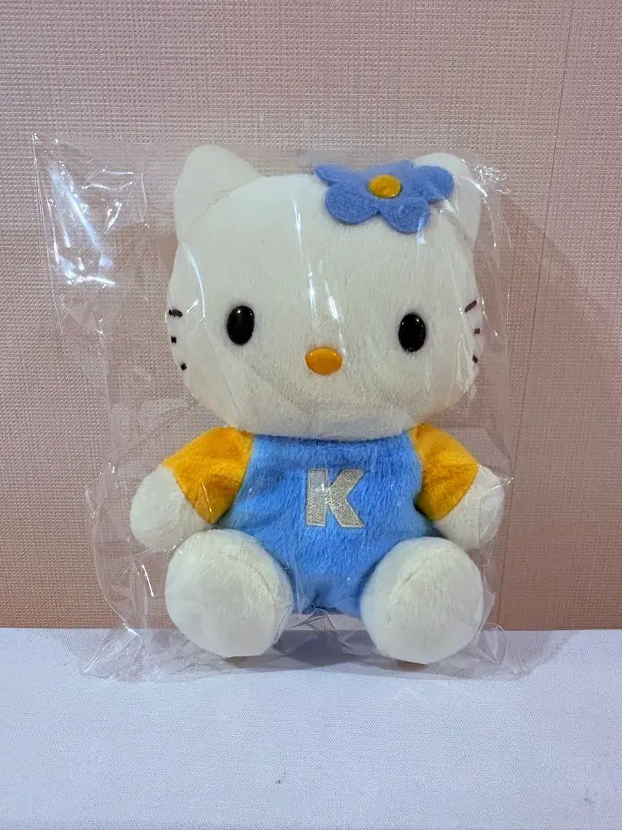 (正規品)ハローキティ クラシック ぬいぐるみ