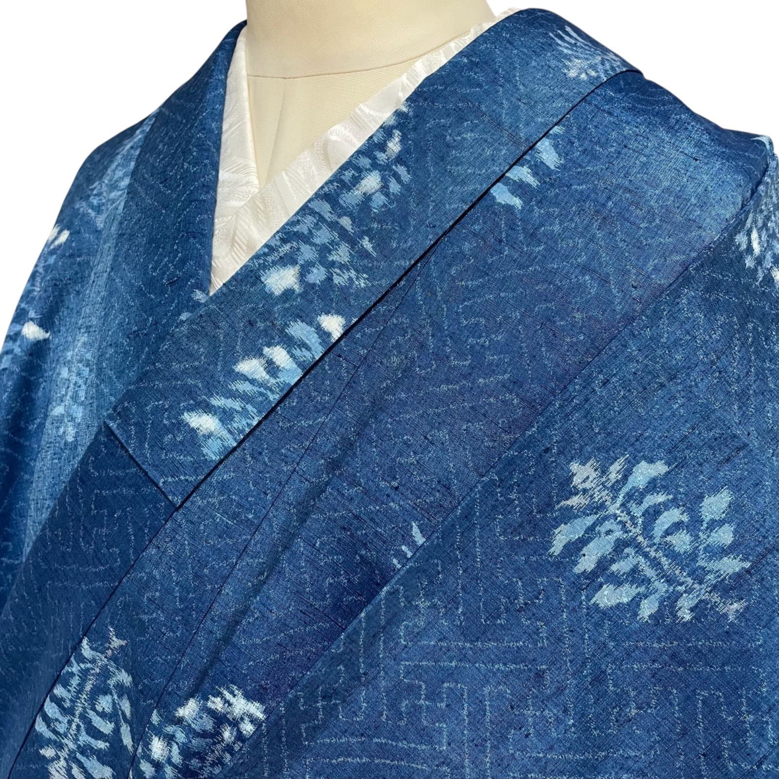 J918 美品 結城紬 藍染め 草木 正絹 身丈163cm 裄66cm 和装 和服 着物