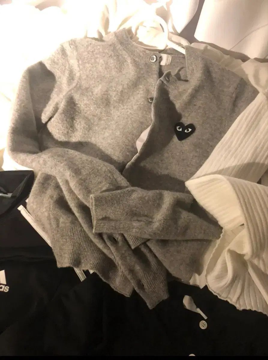COMME des GARCONS (コム・デ・ギャルソン) カーディガン グレー ハートワッペン