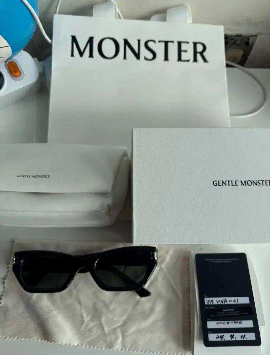 GENTLE MONSTER (ジェントルモンスター) ビスビバ01 フルセット 22,232円