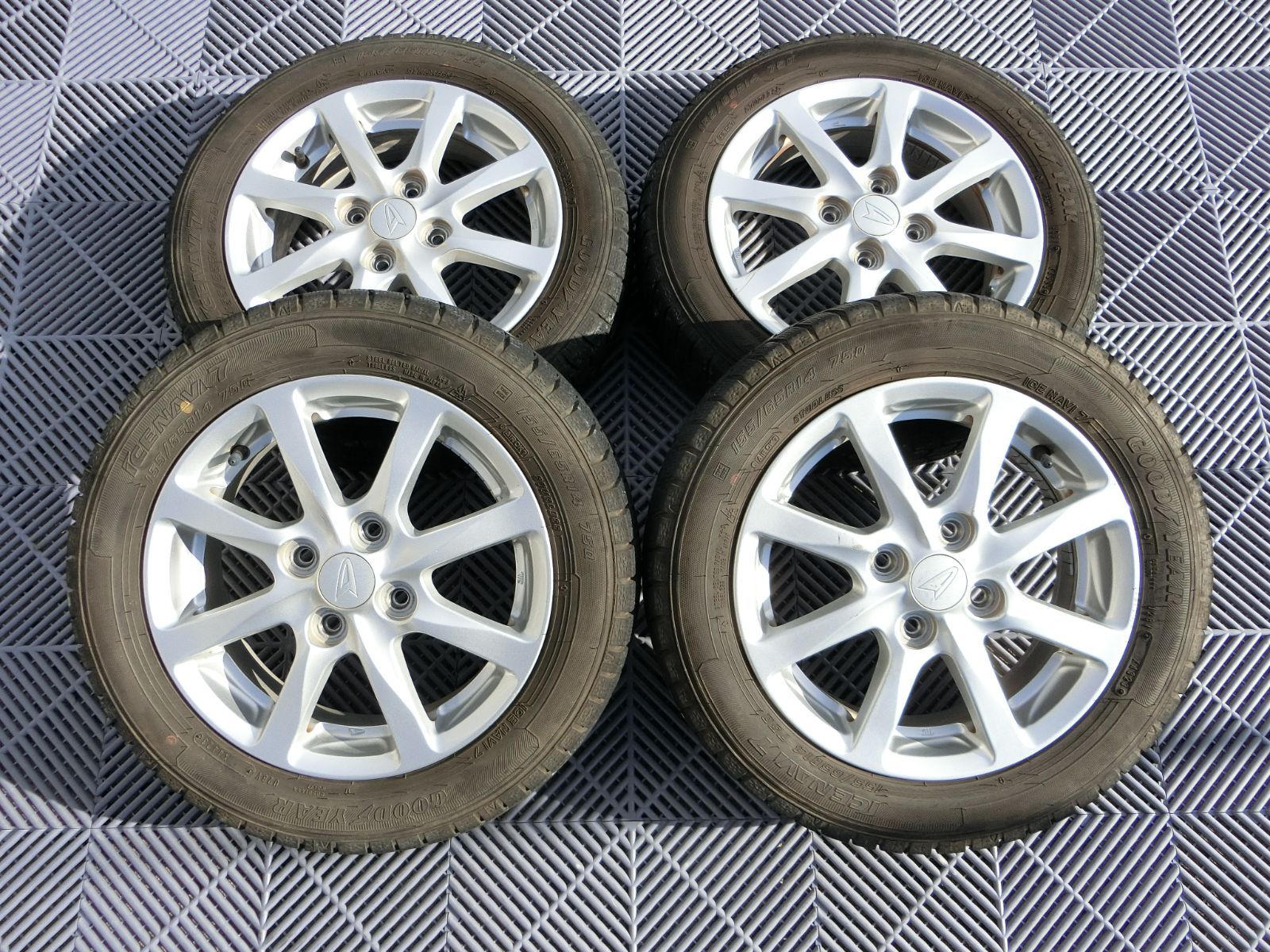 1011] 送料無料 ダイハツ純正 14インチ アルミホイール 14×4.5J +45