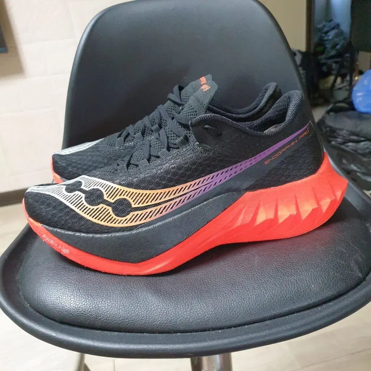 サウコニー エンドルフィン プロ ランニングシューズ ブラック オレンジ PURPLE パープル 270