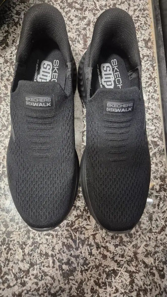 SKECHERS ゴーウォーク ブラック スリップイン