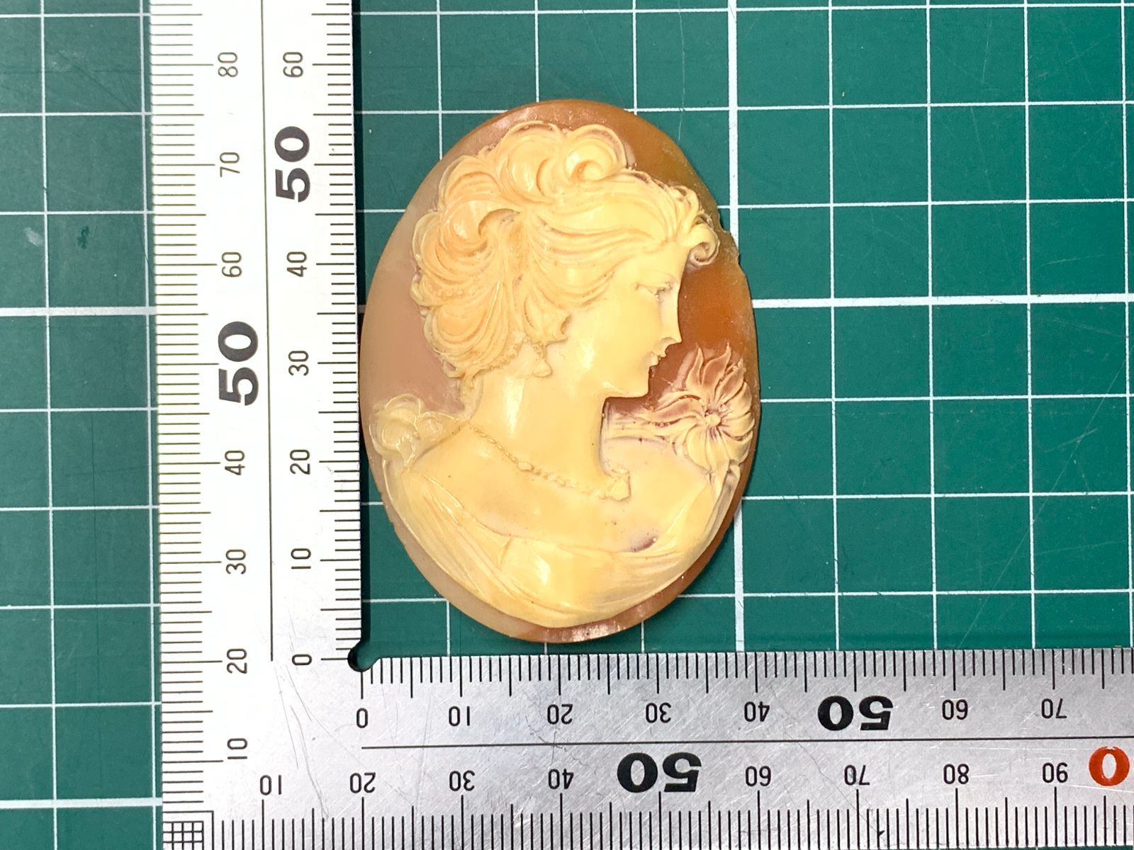 シェルカメオ ルース 貴婦人 一輪の花 カメオ 裸石 ハンドメイド 素材 パーツ コレクション ヴィンテージ レトロ