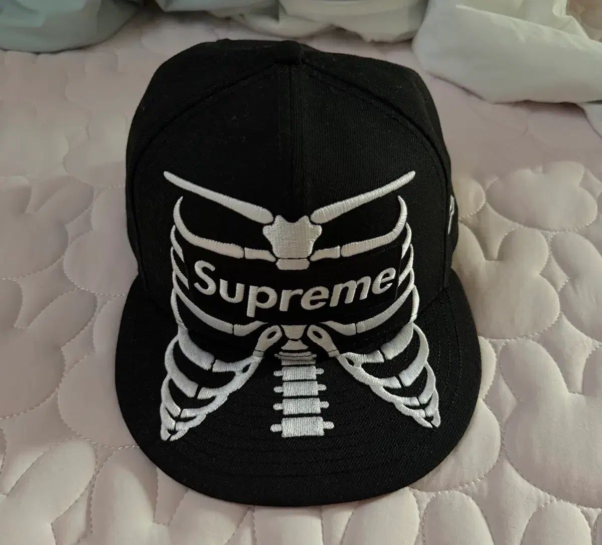 Supreme ドクロ 刺繍 ブラック ベースボールキャップ 出品