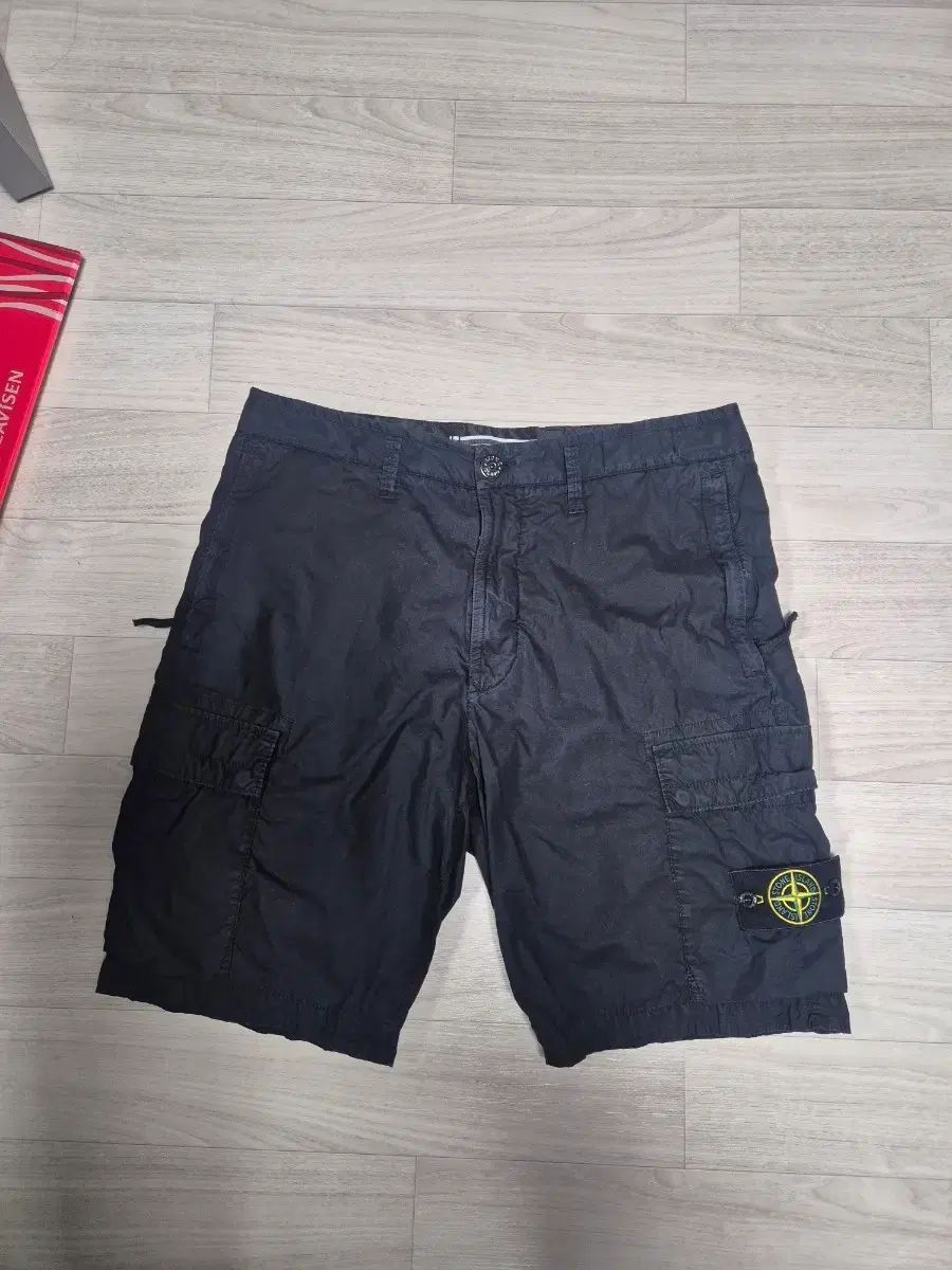 STONE ISLAND ストーンアイランド ブラック パンツ 32 出品